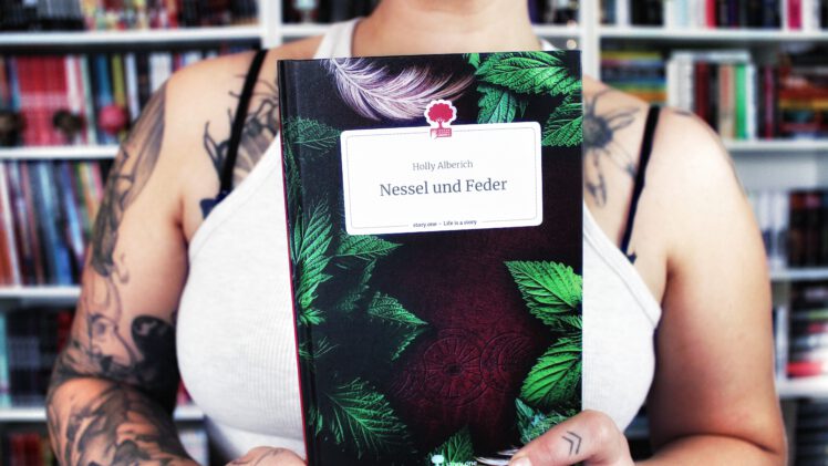 Rezension | Nessel und Feder von Holly Alberich